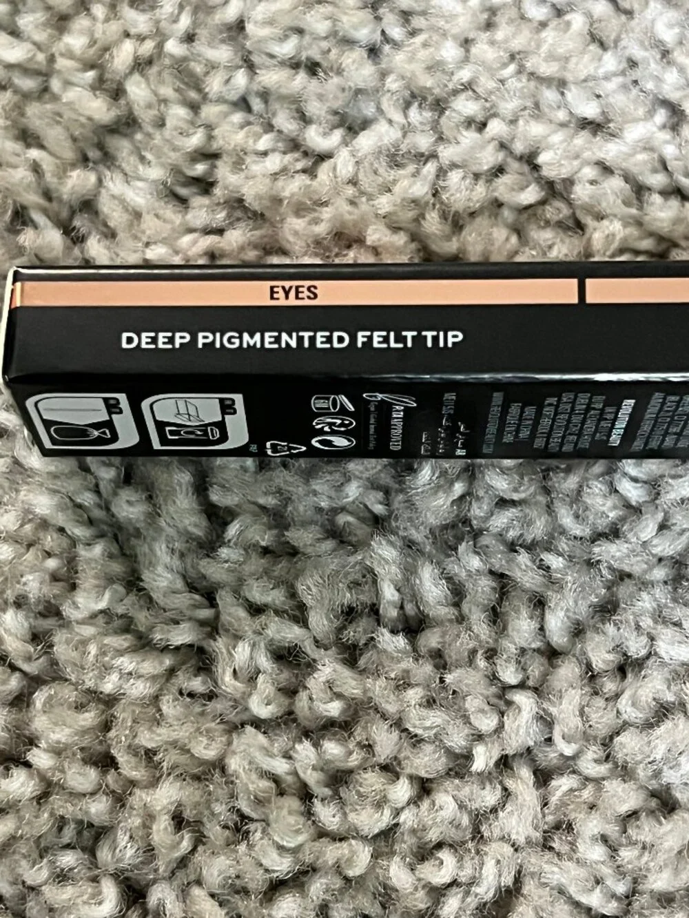 Revolution Beauty London- Felt & Kohl Dual Eyeliner- Green